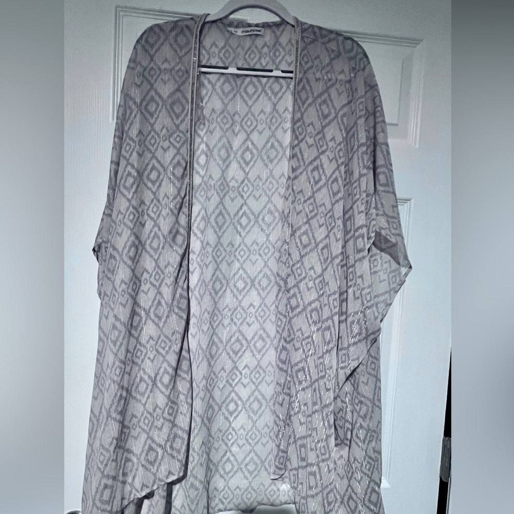Maurices Light Gray Patterned Open Cardigan